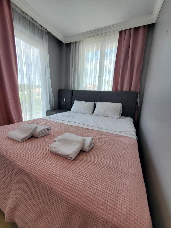 5 Mins To Airport Private Villa Room Provincia di Provincia di Istanbul Esterno foto